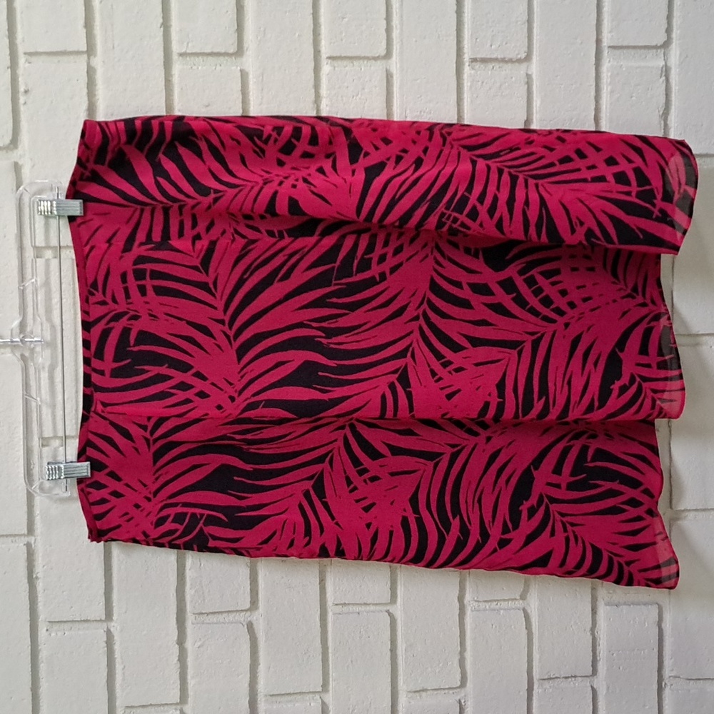 Le Suit Fusia/Black Tropical Lined Midi Skirt. Size 16 NWOT